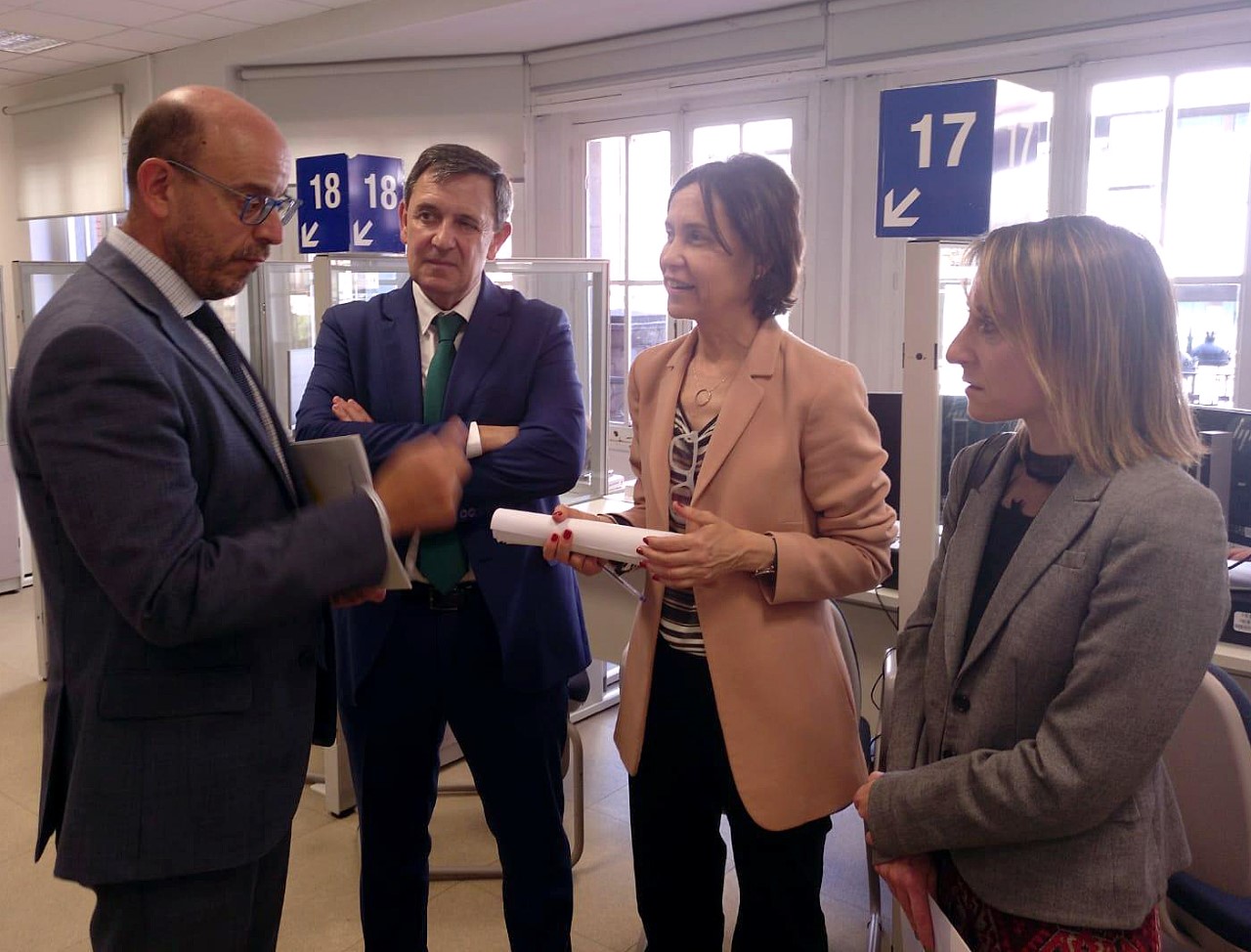 consejera visita oficina irpf El Digital de Asturias