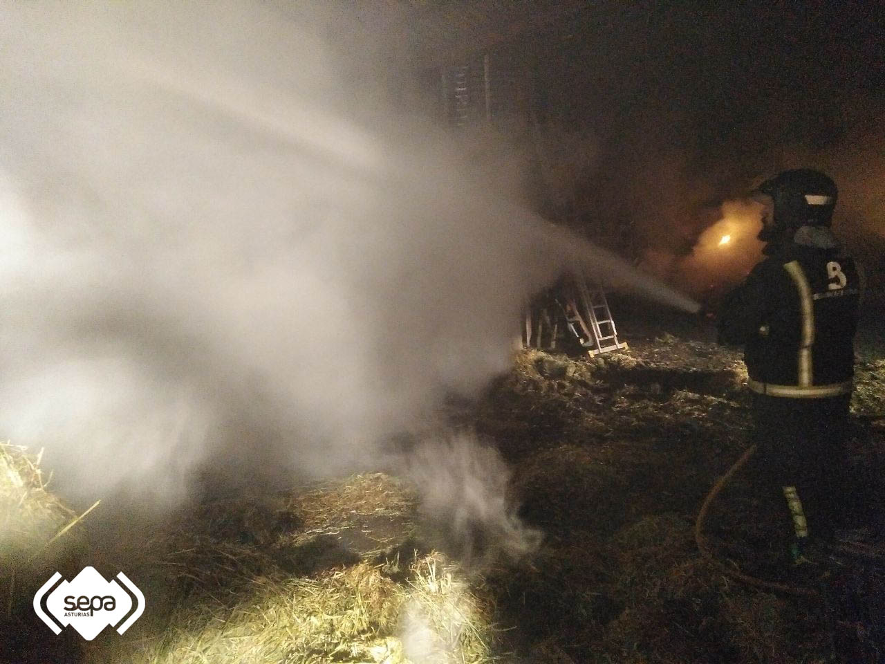 Incendio agricola en Nava El Digital de Asturias