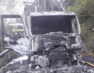 IncendiocamionbasuraLena El Digital de Asturias