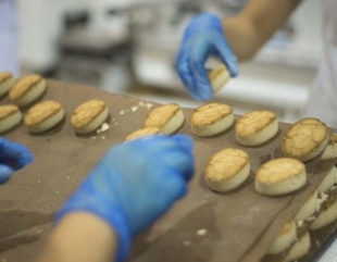 Estepa inicia la nueva campaña de producción de mantecados y polvorones