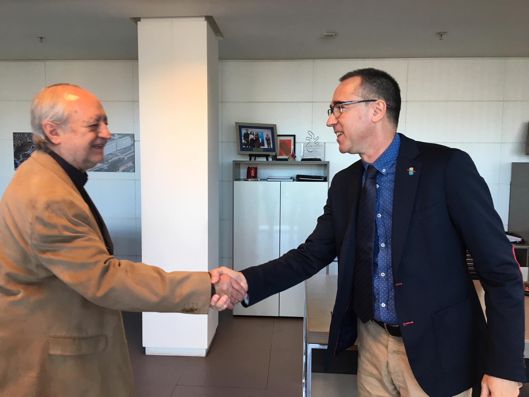 Consejero Salud reunion Finba 1 El Digital de Asturias