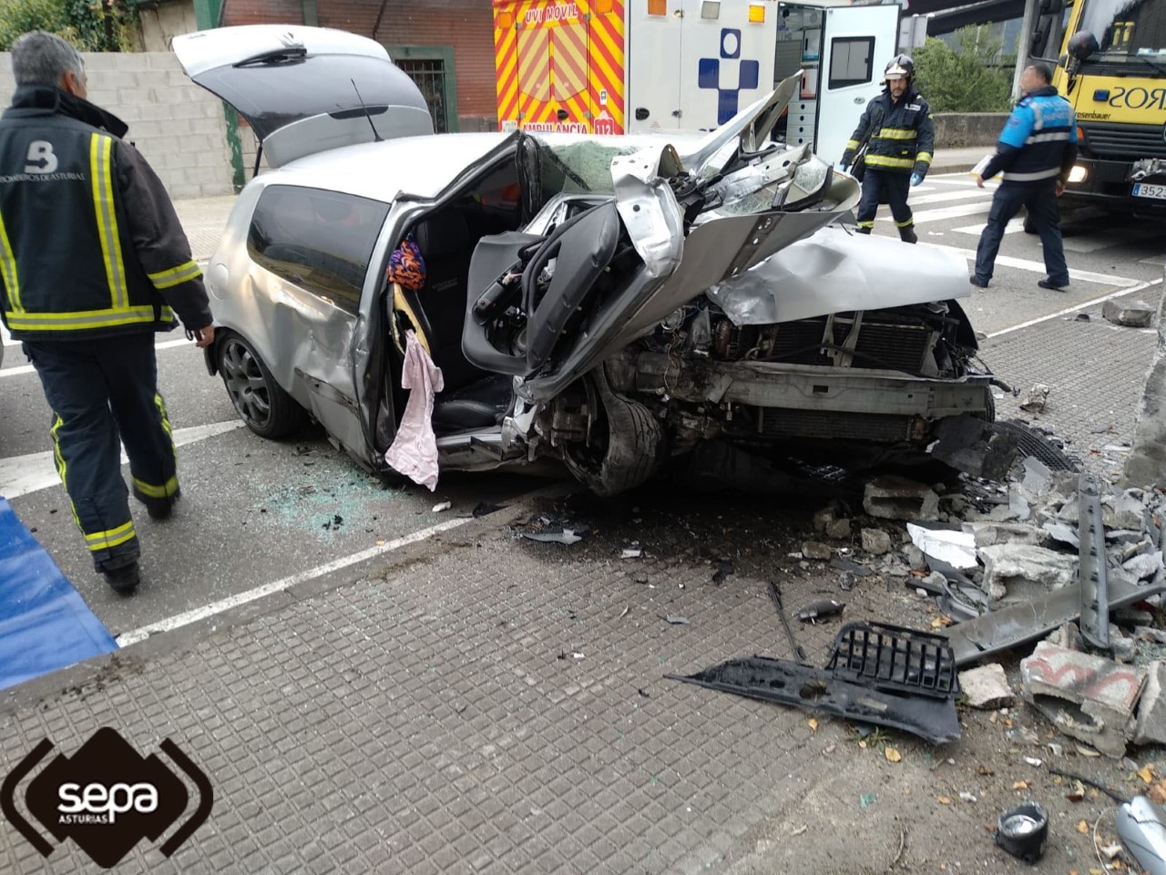 20191013 ACCIDENTE DE TRAFICO EN MIERES El Digital de Asturias