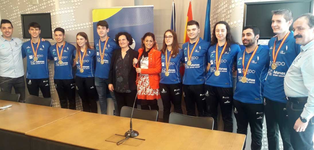 Berta Piñán ha recibido al Club Bádminton Oviedo