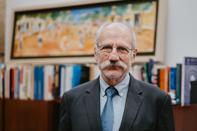 Según AIS Group, la IA requiere la colaboración de un experto «humano»