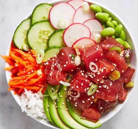 Poké Bowl, el plato que triunfa en plena cuarentena