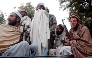 Antiguos combatientes talibán en Jalalabad