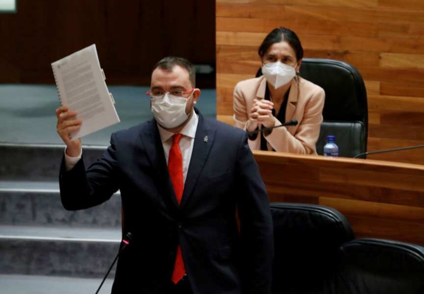 el presidente del Principado, Adrián Barbón