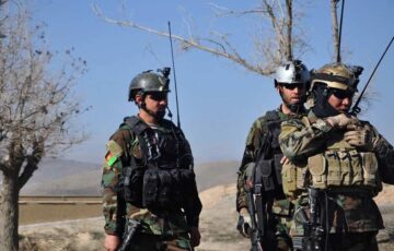 Militares afganos