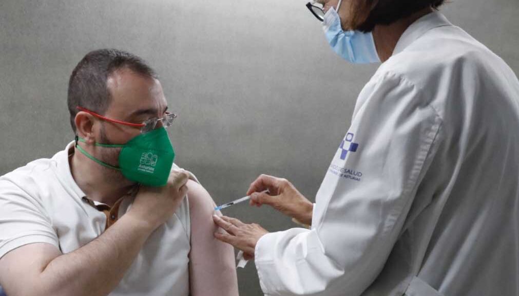 Barbón: «Asturias roza el 40% de inmunidad completa»