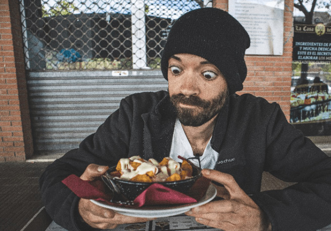 David Sitjes: “Echarle salsa rosa a unas bravas debería ser delito”