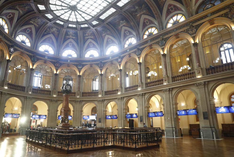 El Ibex 35 comienza noviembre rozando los 8000 puntos