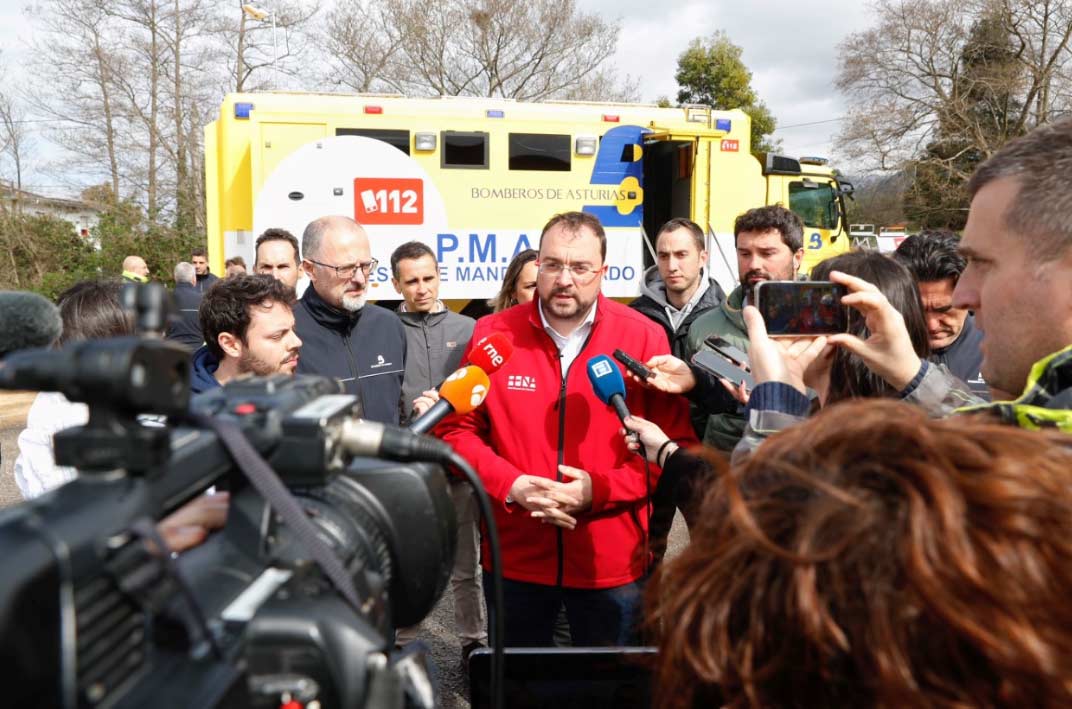Barbón supervisa la lucha contra los incendios en Asturias