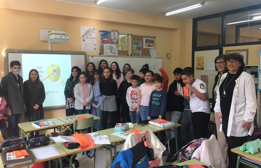 Nieves Roqueñí ha visitado el Colegio Público La Ería
