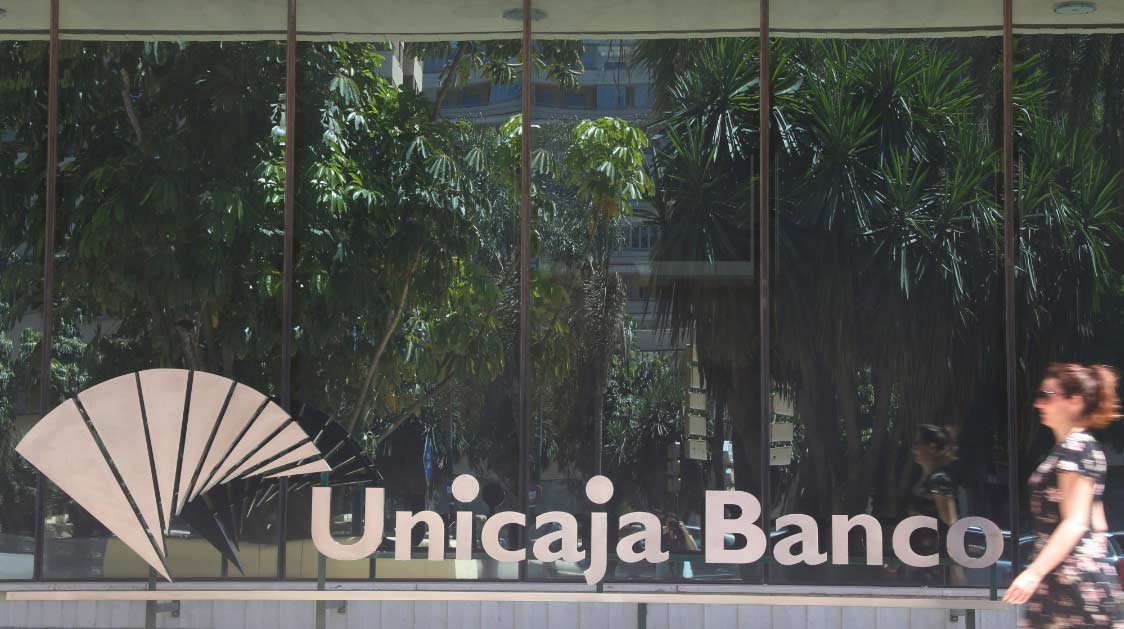 Descienden los beneficios del Grupo Unicaja Banco