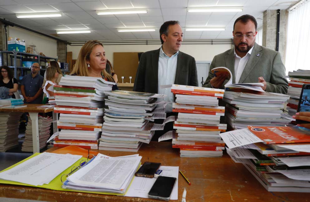 Barbón asiste a la inicio del curso escolar en Villaviciosa