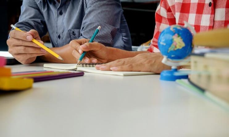 estudiar varios idiomas